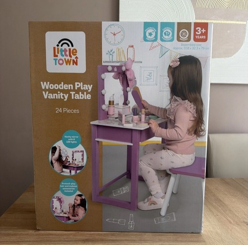 Aldi little town - aldi, pink