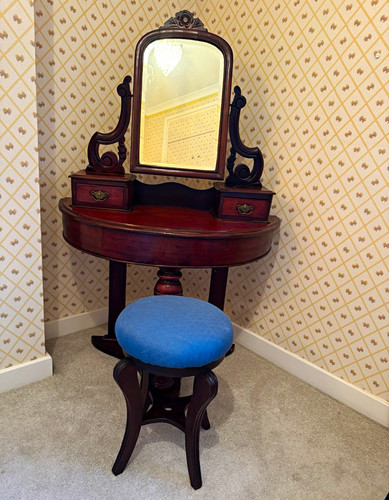 Victorian mahogany duchess - mahogany,